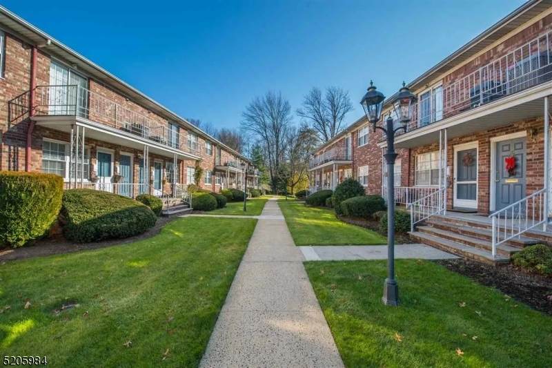 800 Old Springfield Ave - Photo 1