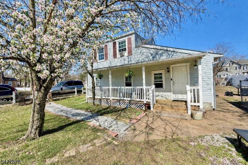 170 Main St - Photo 1
