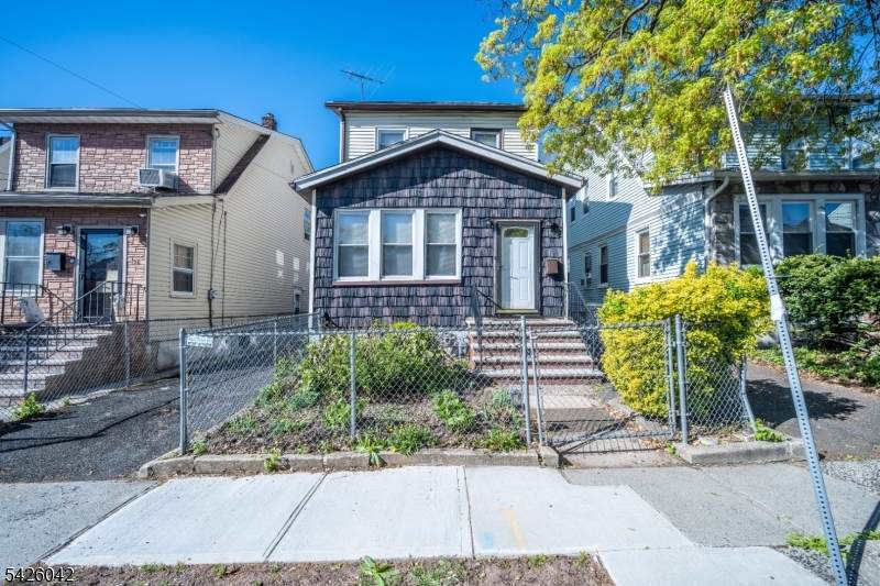 26 Scofield St - Photo 1