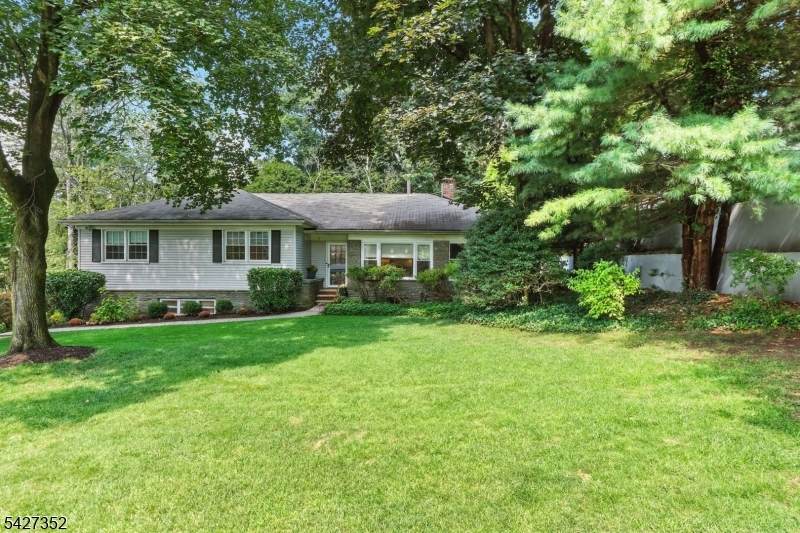 15 Catalpa Rd - Photo 1