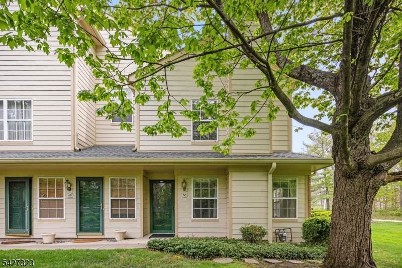 50 Davenport Pl - Photo 1