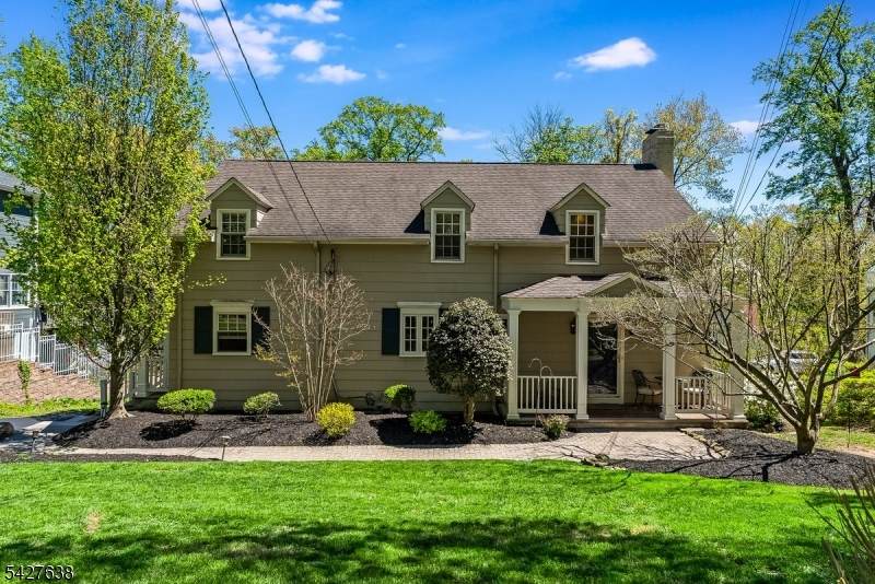 364 Dogwood Way - Photo 1
