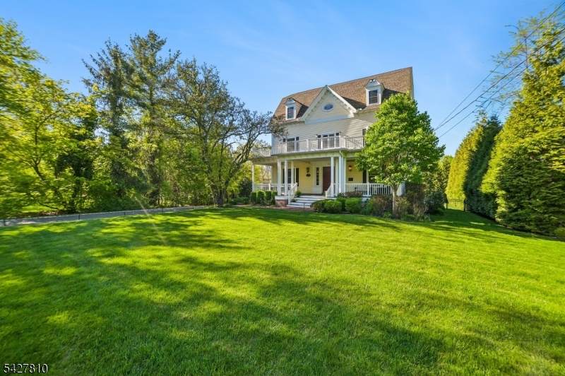 77 Kent Place Blvd - Photo 1