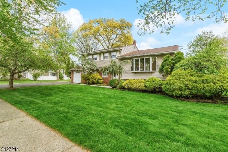 85 Redwood Rd - Photo 1
