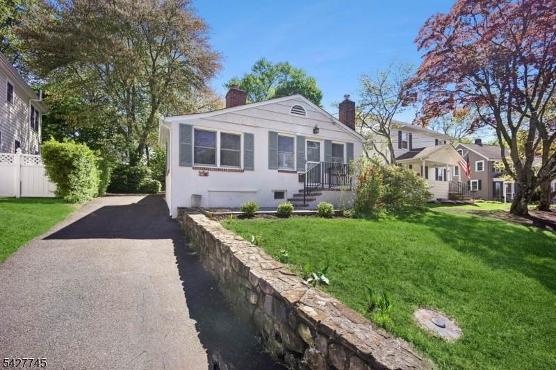 32 Center St - Photo 1