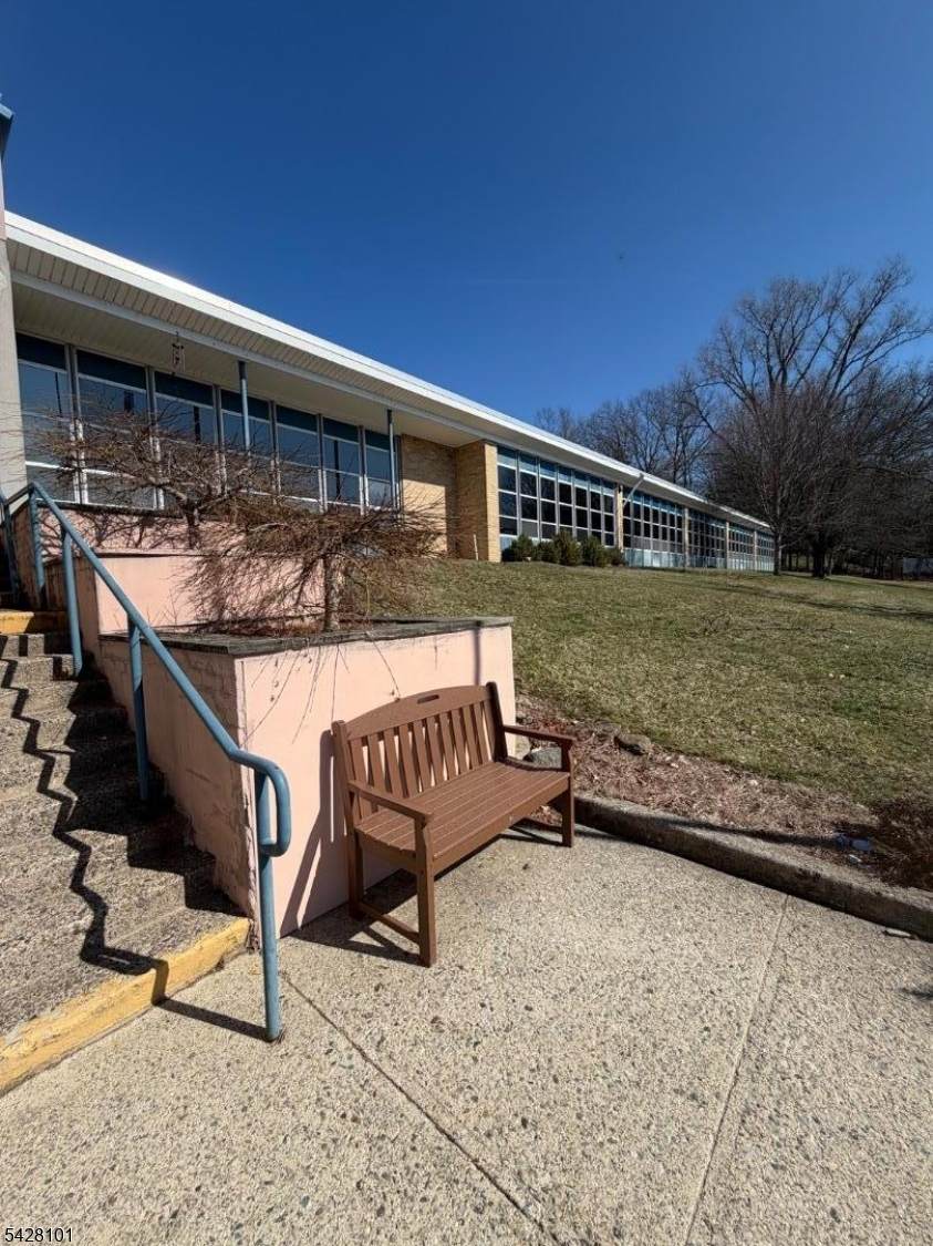580 Ratzer Rd - Photo 1
