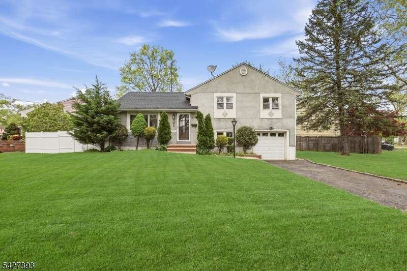 721 Beechwood Rd - Photo 1