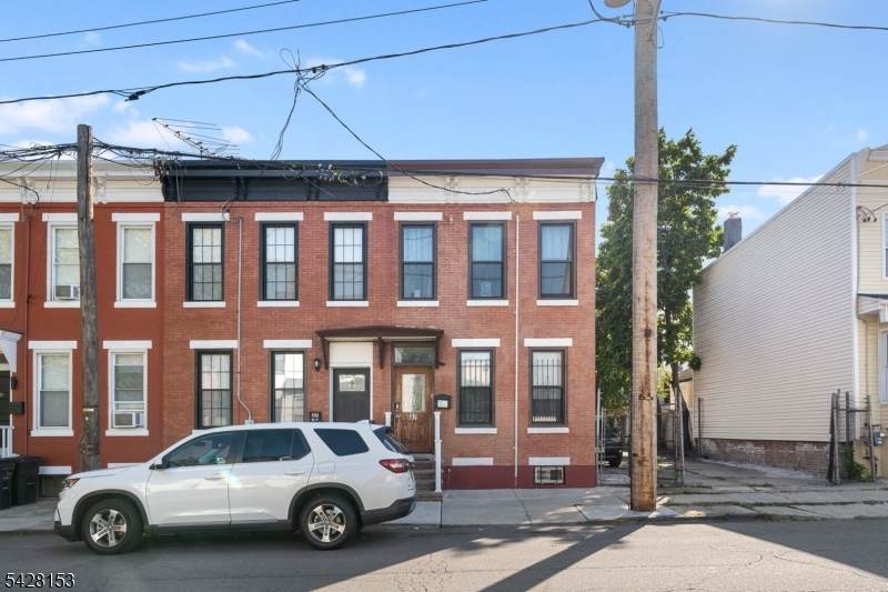 37 Emmet St - Photo 1