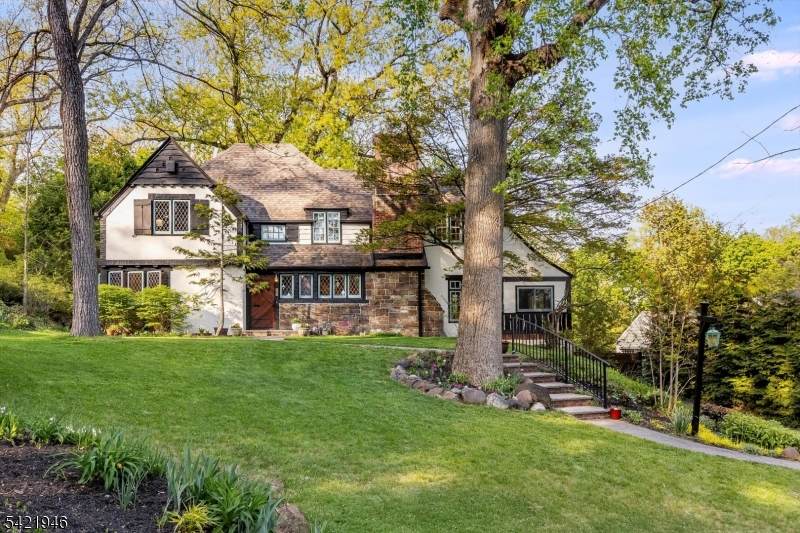 5 Fairview Ter - Photo 1