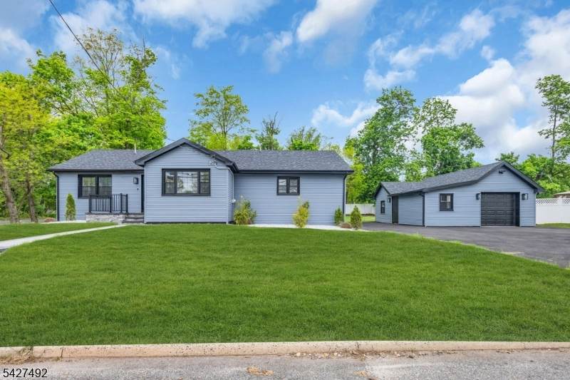 456 Girard Ave - Photo 1
