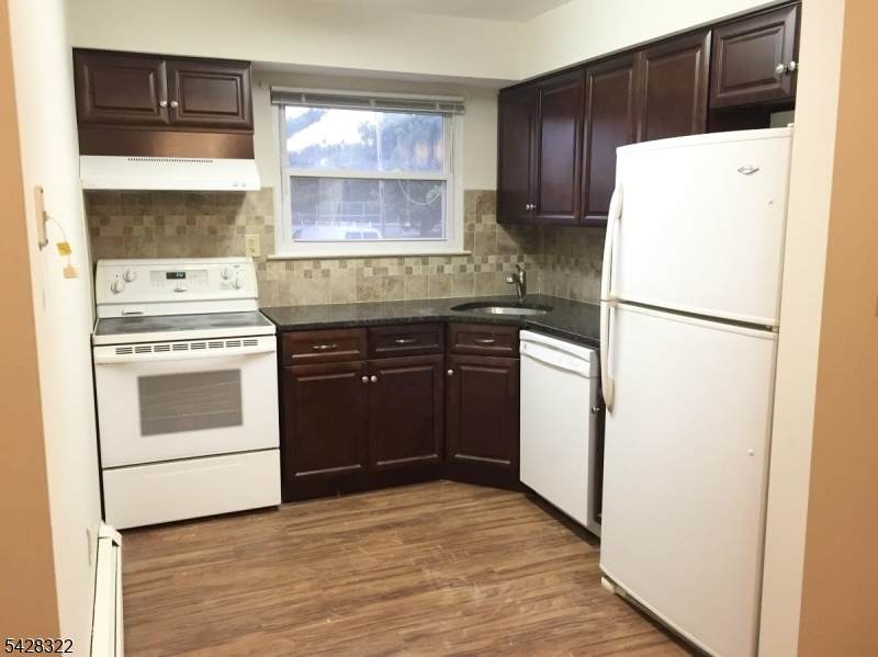 28 Deanna Dr - Photo 1