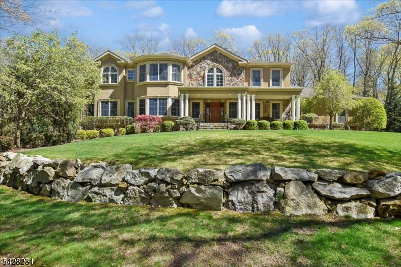 8 Mount Pleasant Rd - Photo 1
