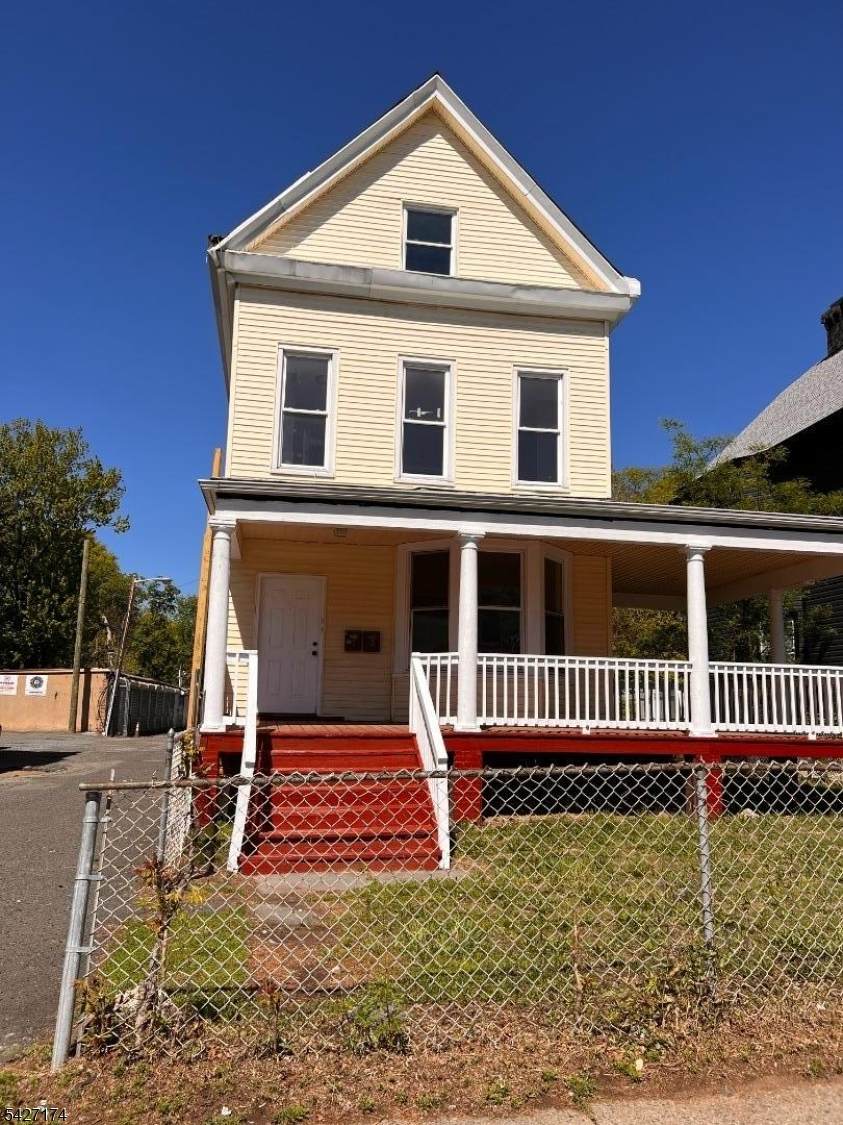 195 Park Ave - Photo 1