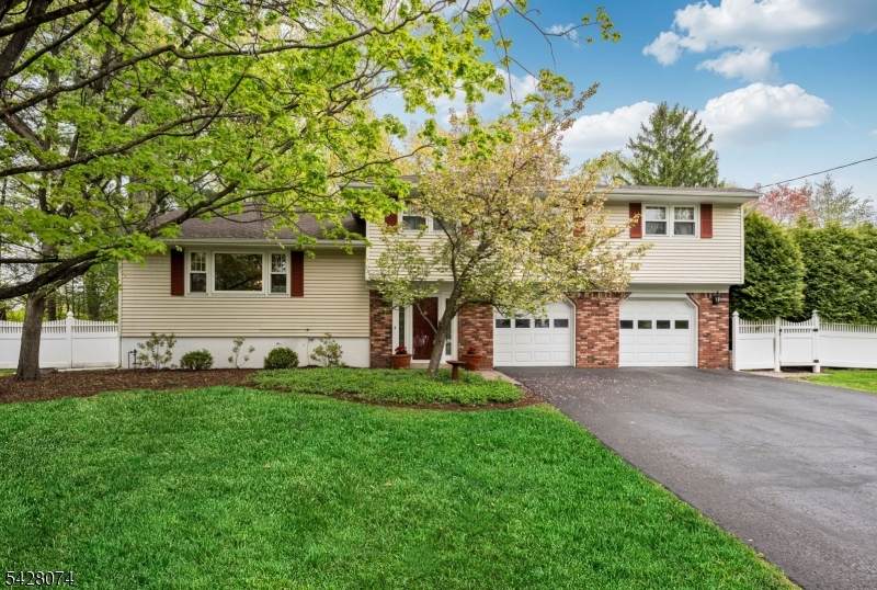 485 Eisenhower Ct - Photo 1