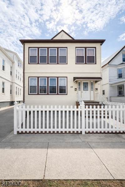 19 Burgess Pl - Photo 1