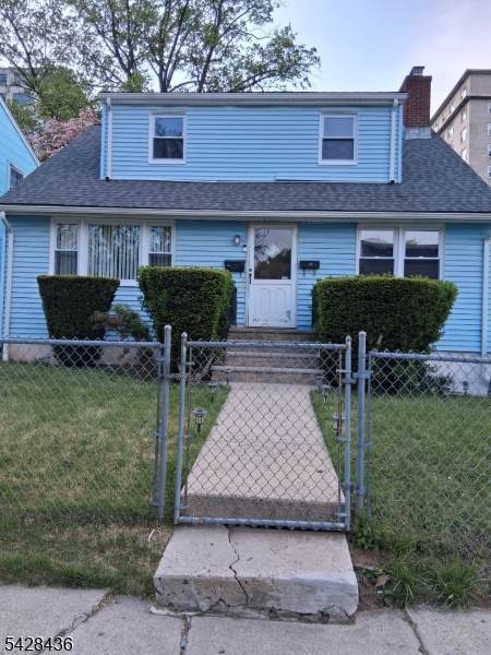 269 Lincoln St - Photo 1