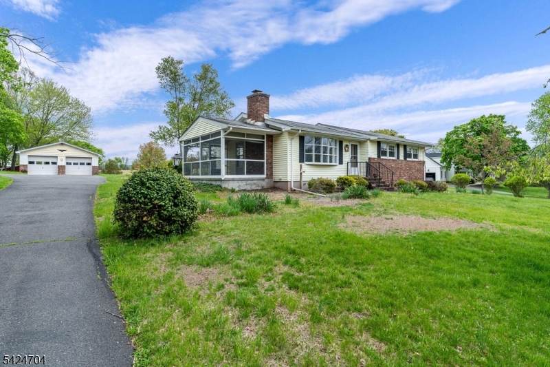 123 Lilac Dr - Photo 1