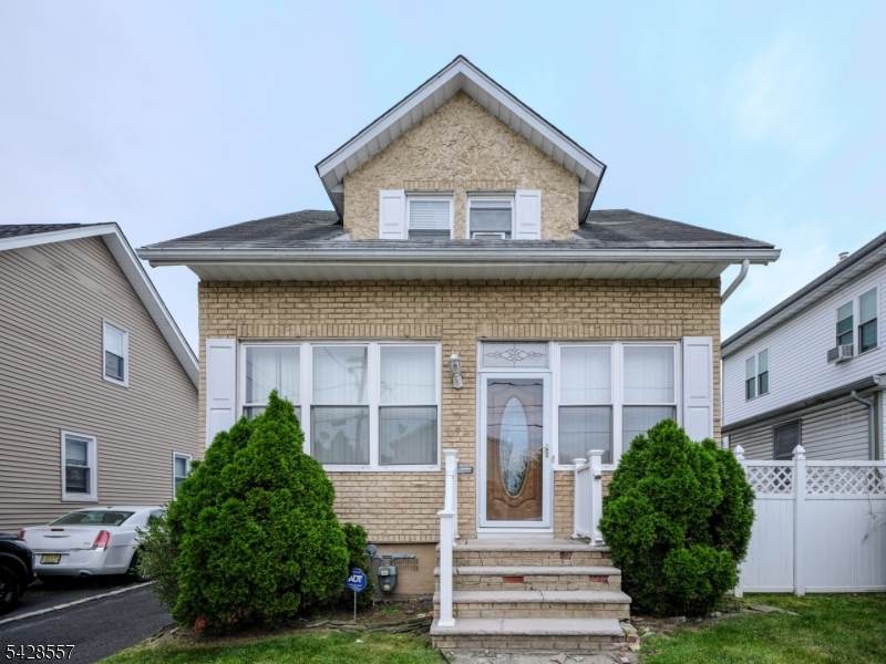 292 Crann St - Photo 1