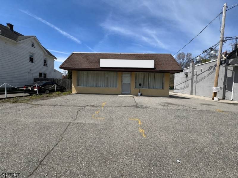 901 Ringwood Ave - Photo 1
