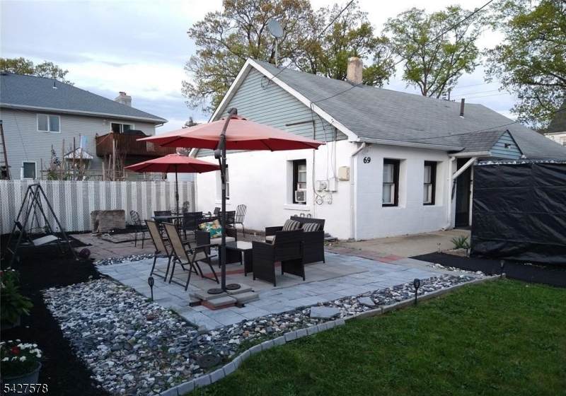 69 Monroe St - Photo 1