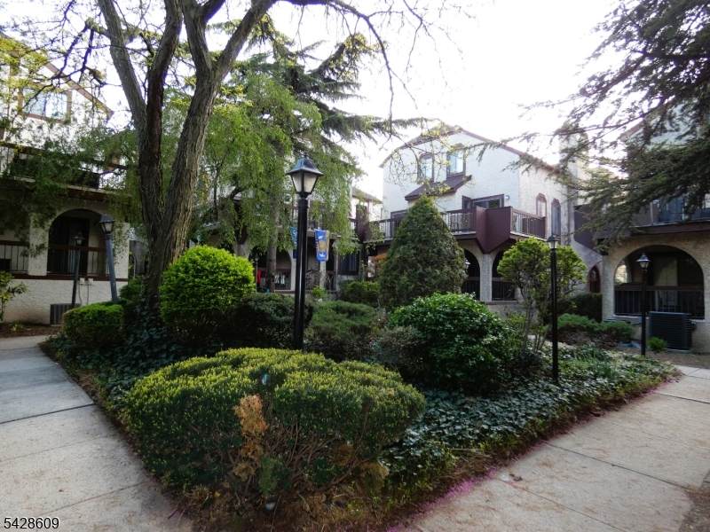 55 Smith St - Photo 1