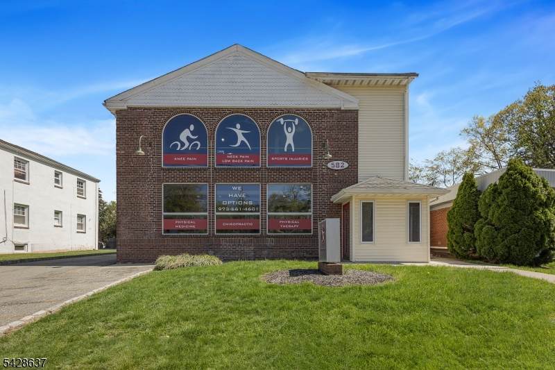 582 Franklin Ave - Photo 1