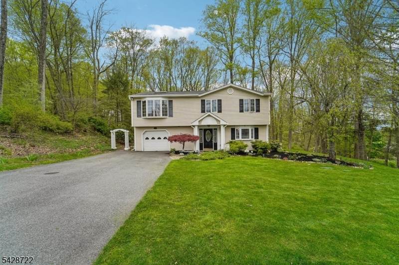 42 Scenic Dr - Photo 1
