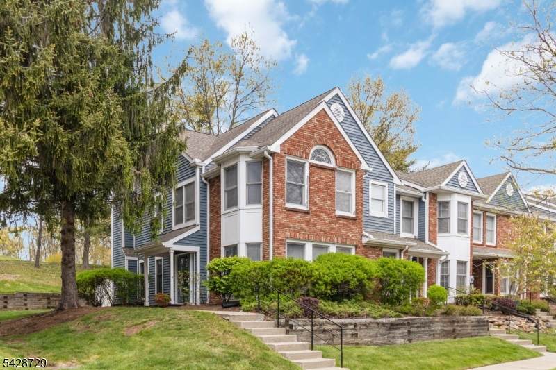 119 Hawthorne Ct - Photo 1