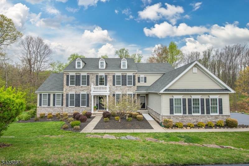 49 Sovereign Dr - Photo 1