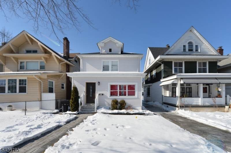 171 Ampere Pkwy - Photo 1