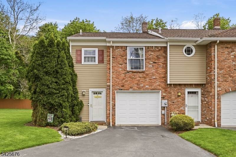 15 Dena Dr - Photo 1