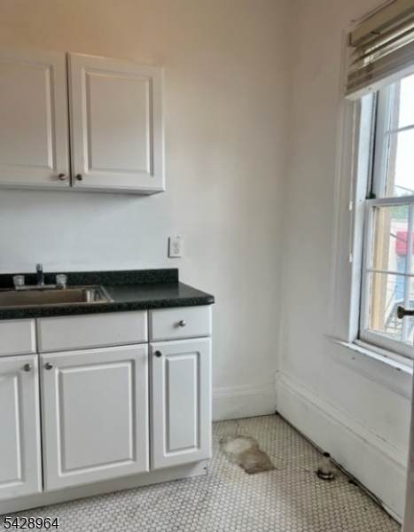 855 Bloomfield Ave, Unit 201 - Photo 1