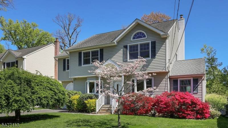 221 Ayliffe Ave - Photo 1
