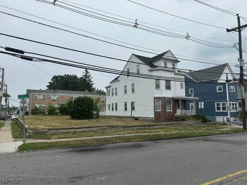 82 Montclair Ave - Photo 1