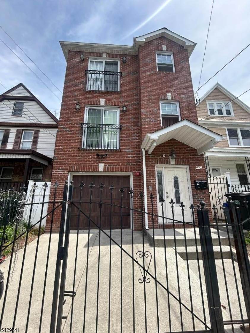 360 Sanford Ave - Photo 1