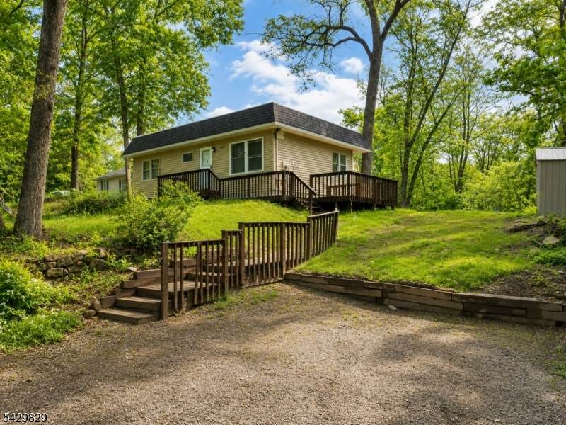 912 E Walnut Dr - Photo 1