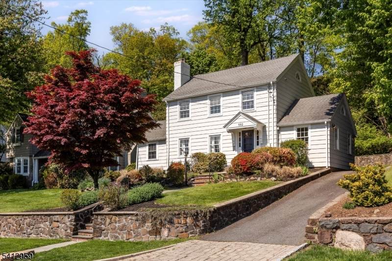 582 Highland Ave - Photo 1