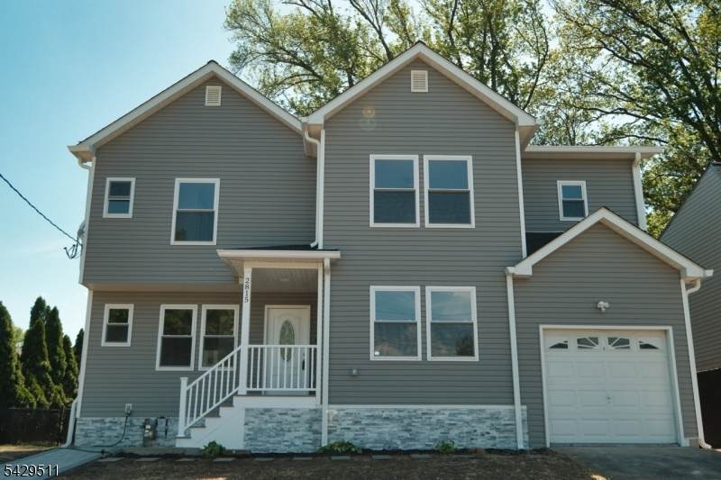 2815 N Wood Ave - Photo 1