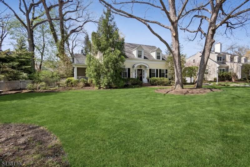 307 Forest Drive South - Photo 1