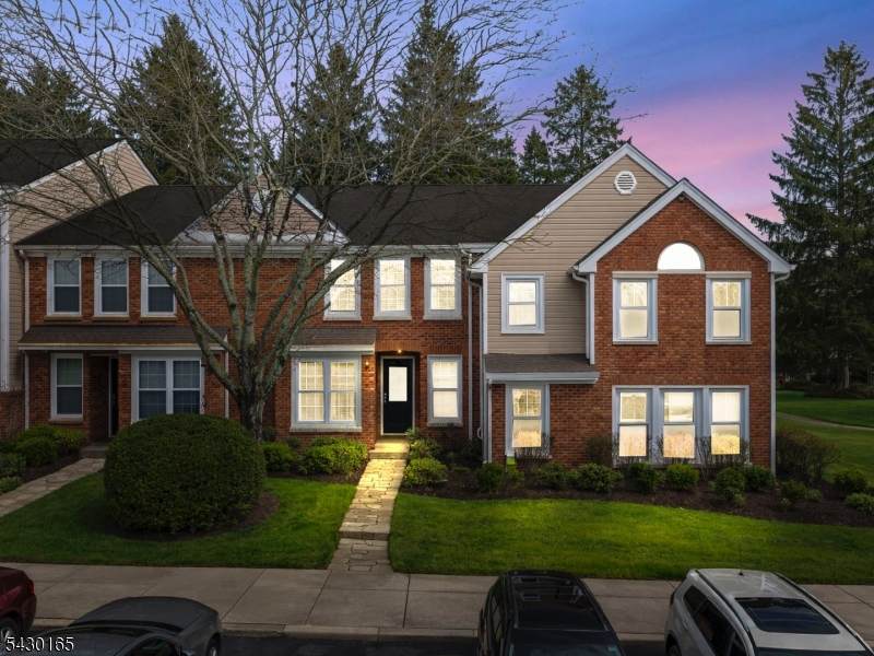 34 Hillsborough Ct - Photo 1