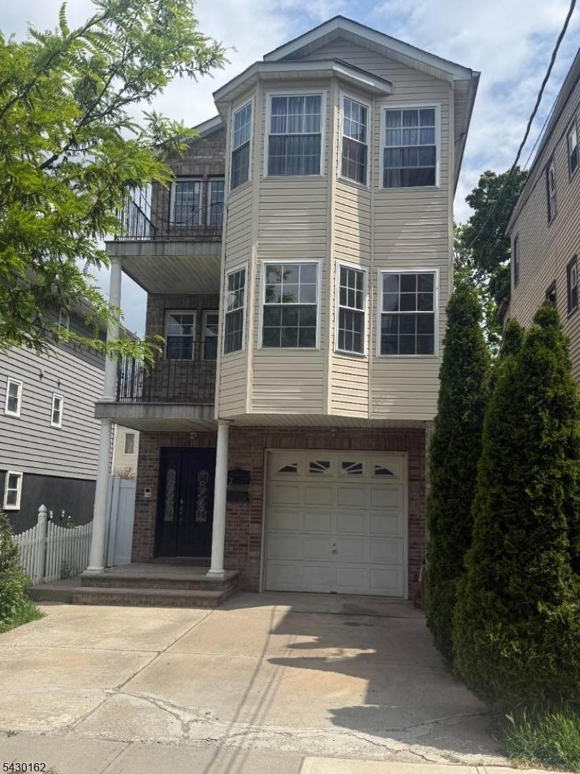 503 Magnolia Ave - Photo 1