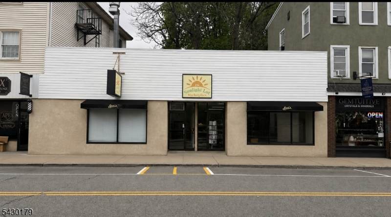 927 Main St - Photo 1