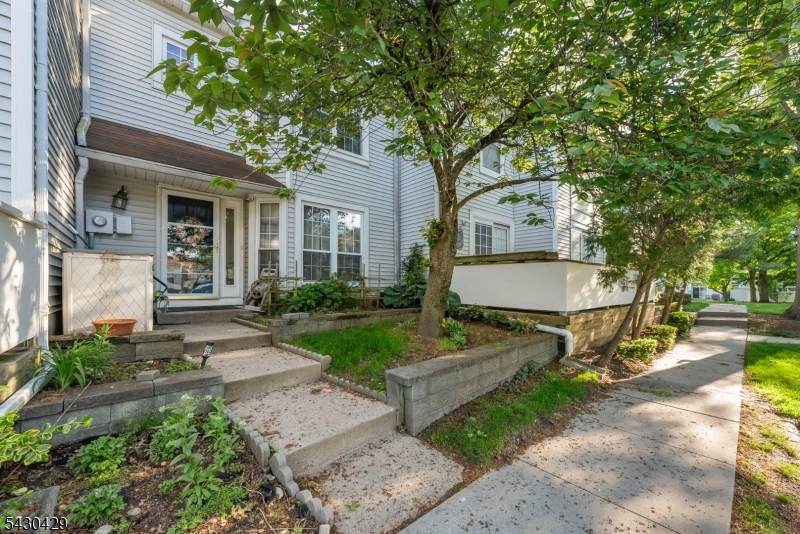 12 Borelle Sq - Photo 1