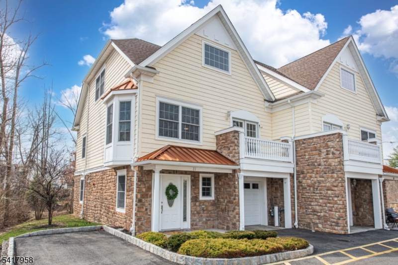 21 Riverbend Ct - Photo 1
