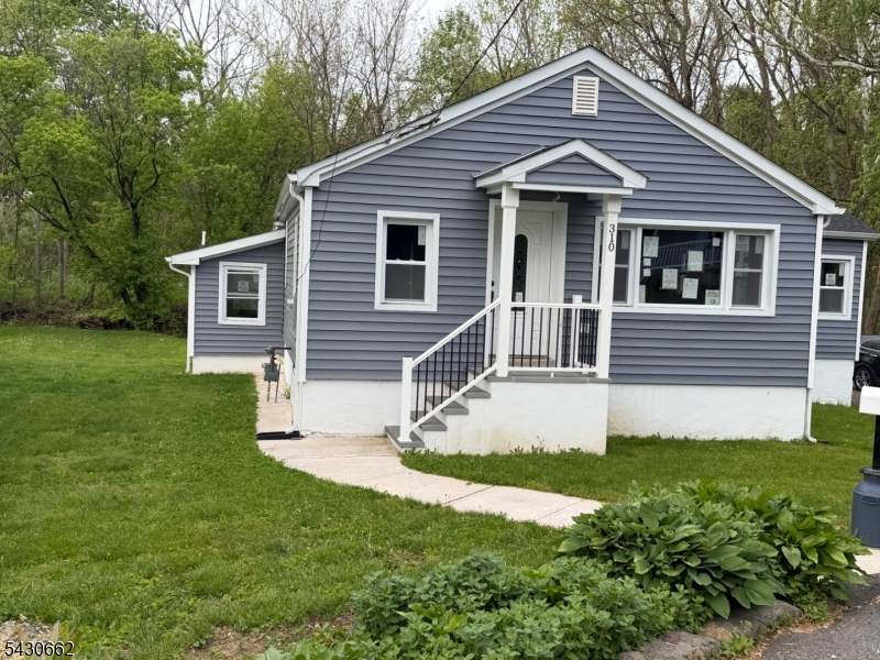 310 6Th St - Photo 1