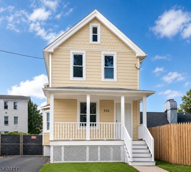 522 Beach St - Photo 1