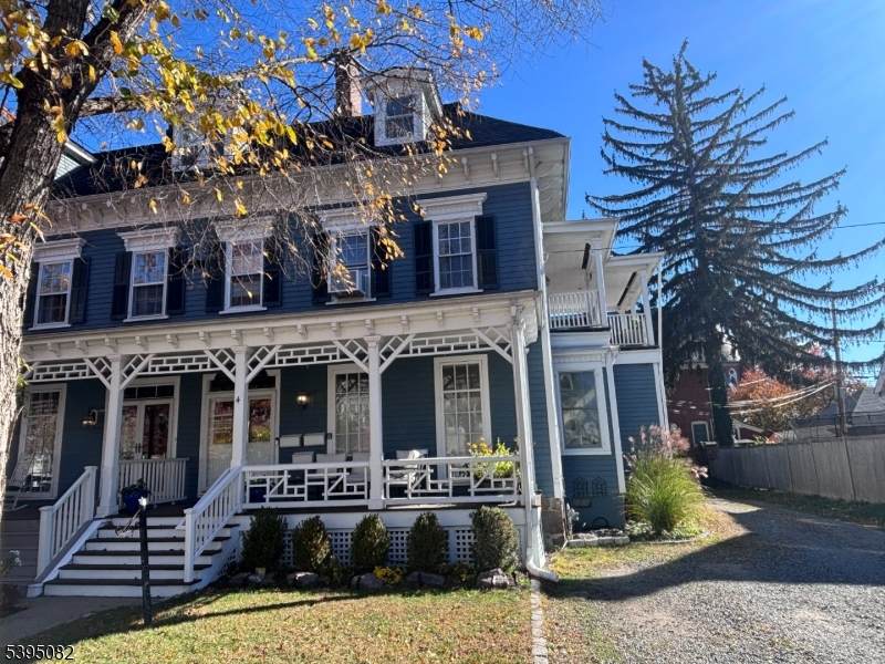 4 Perry St - Photo 1