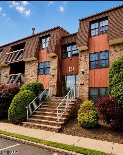 110 Keystone Ct - Photo 1