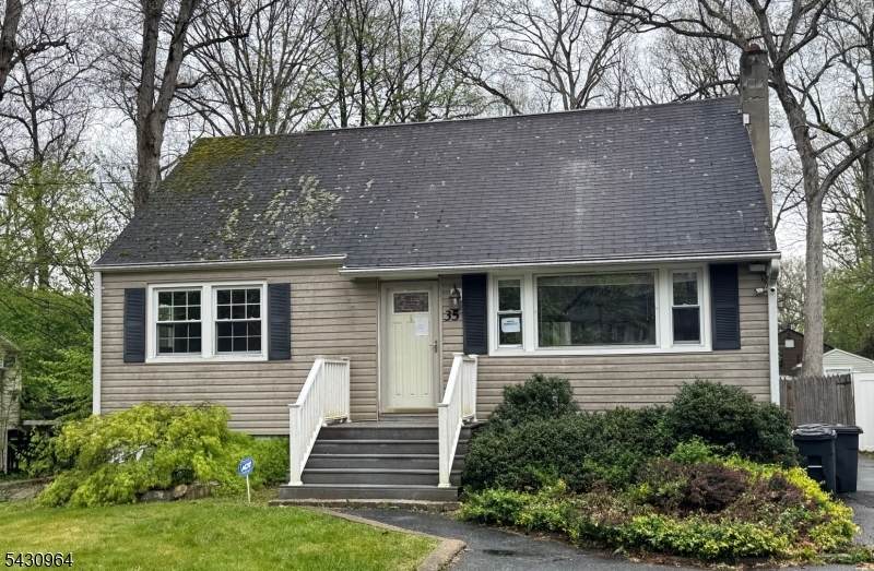35 Mayne Ave - Photo 1