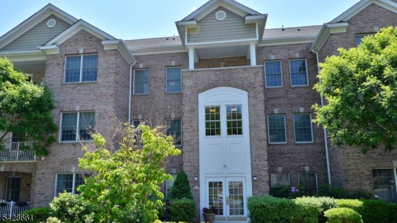15 Zachary Way - Photo 1